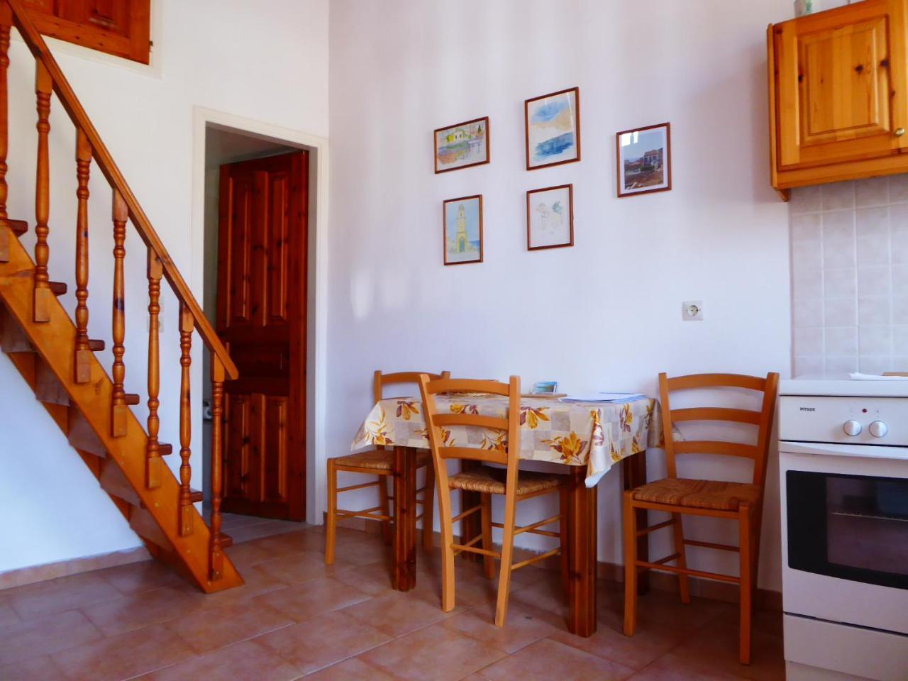 Villa Yorgos Chalki Town Exteriör bild