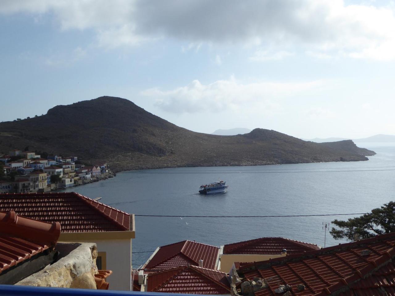 Villa Yorgos Chalki Town Exteriör bild