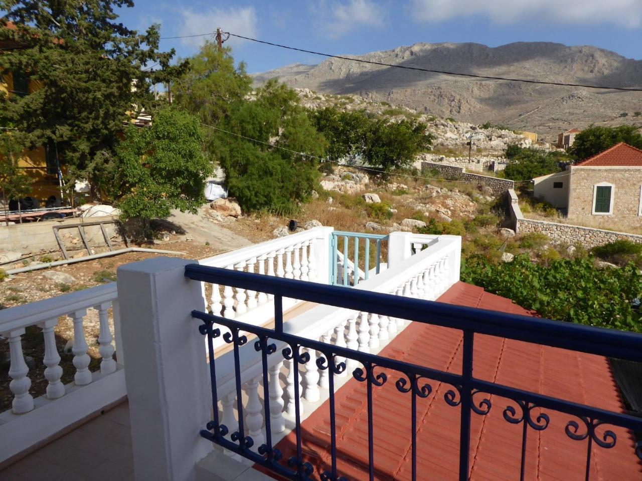 Villa Yorgos Chalki Town Exteriör bild