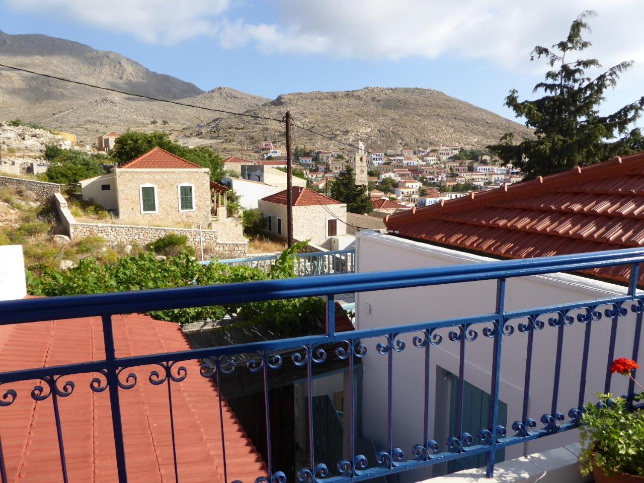 Villa Yorgos Chalki Town Exteriör bild