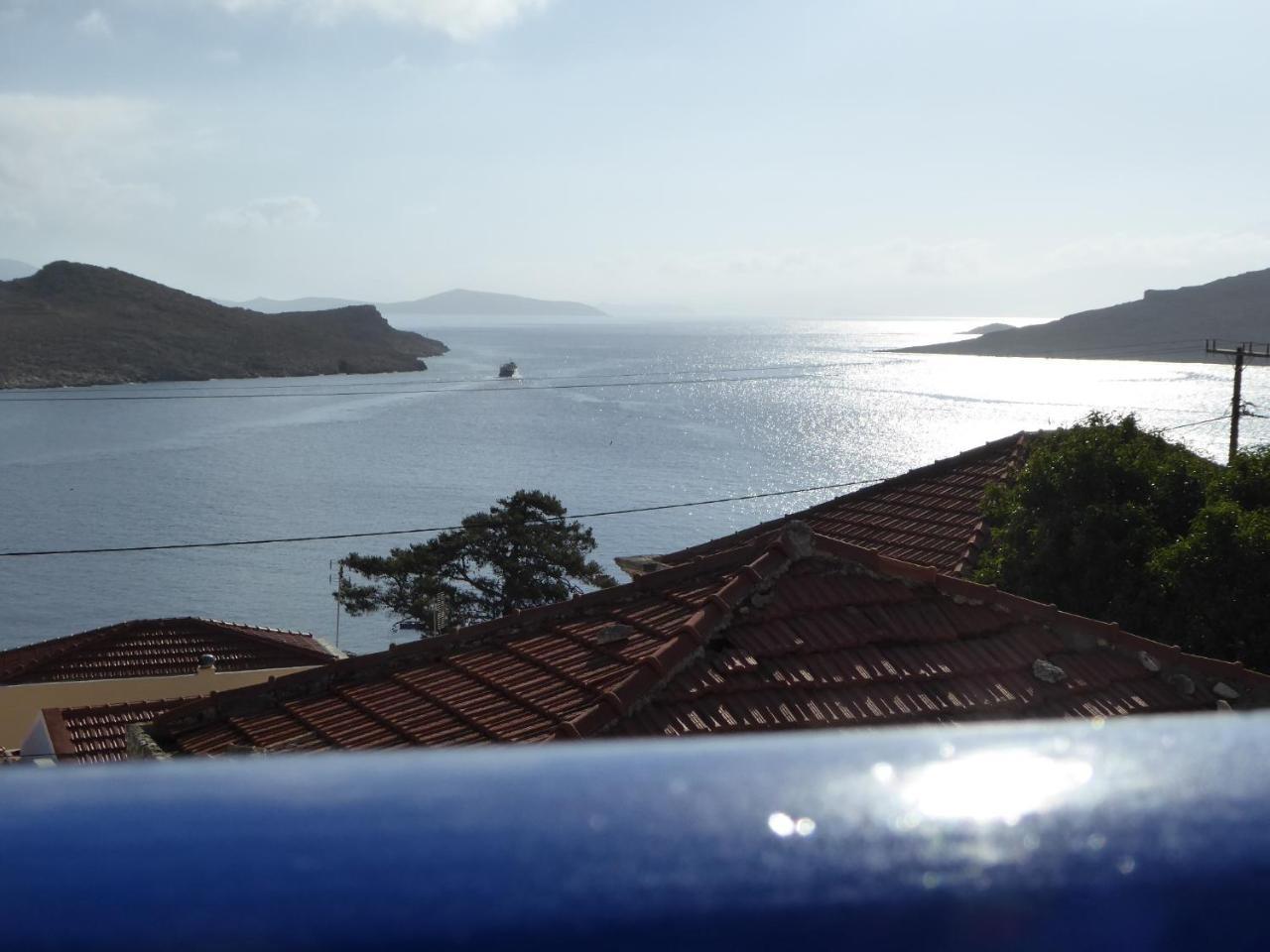 Villa Yorgos Chalki Town Exteriör bild