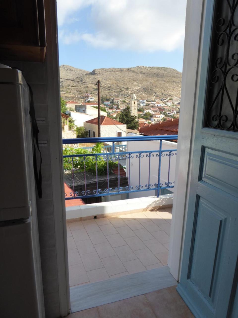 Villa Yorgos Chalki Town Exteriör bild